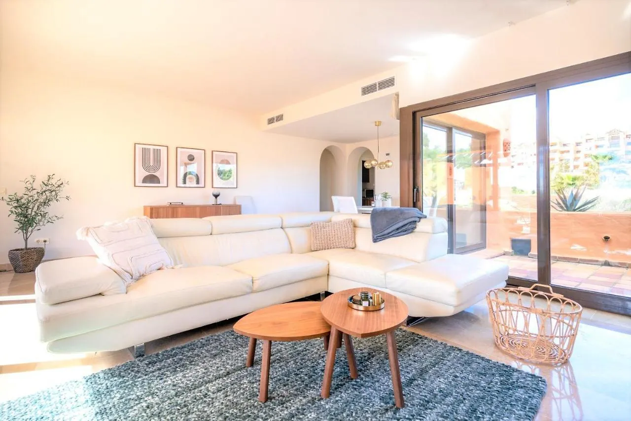 9 Penthouse With Amazing Sea Views, Close To Golf Manilva Duquesa Appartement